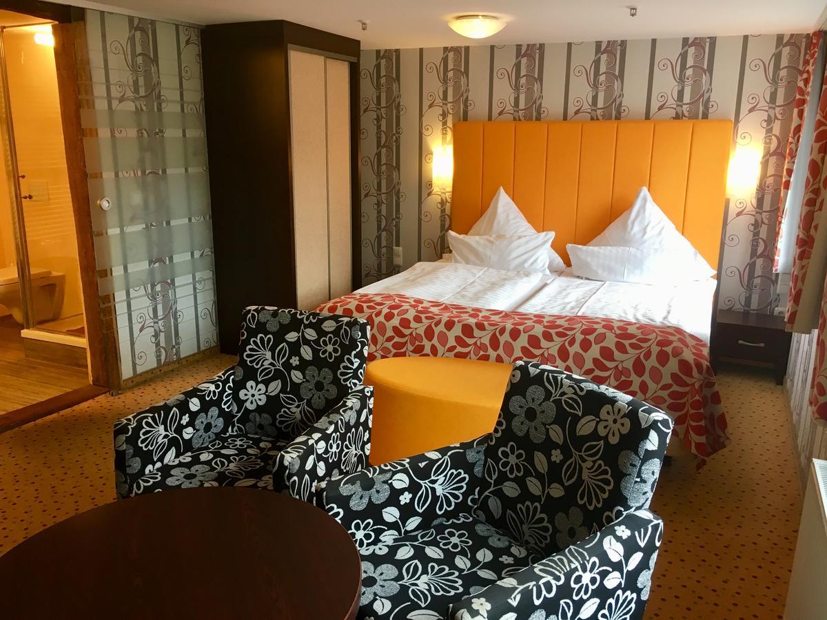 Maerchenhotel แบร์เกิน เอาฟ์ รือเจิน ภายนอก รูปภาพ